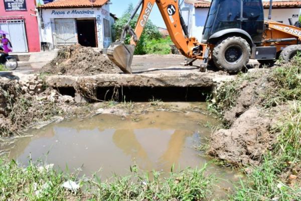  Secretaria de Infraestrutura inicia nova etapa de limpeza e manuten&ccedil;&atilde;o de riachos em Floriano.(Imagem:Secom)