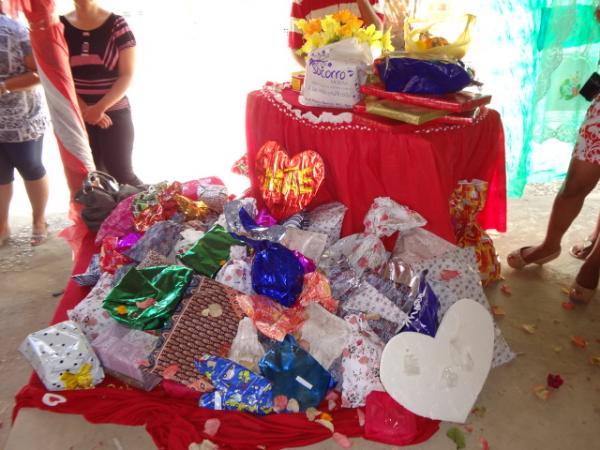 Realizada festa para as m&atilde;es na comunidade Gameleira.(Imagem:FlorianoNews)