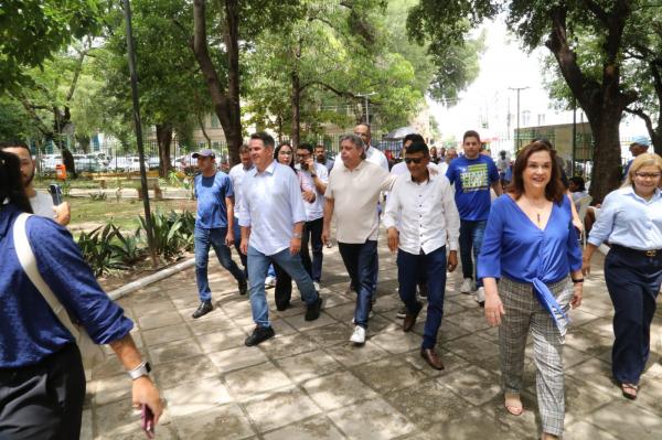  Ciro percorre ruas do Centro, tem contato com populares e almo&ccedil;a no Restaurante Popular(Imagem:Divulga&ccedil;&atilde;o)