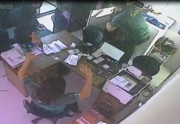Criminosos assaltam posto de combustíveis e agridem gerente em Parnaíba, litoral do PI