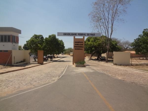 UFPI realiza seletivo para contratação de profissionais em Floriano e Teresina