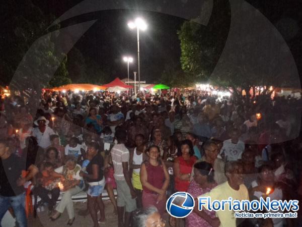 Fiais na pra&ccedil;a ap&oacute;s a chegada da Prociss&atilde;o.(Imagem:FlorianoNews)