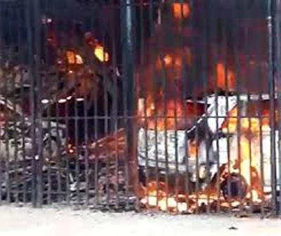 Incêndio em oficina destrói prédio e queima quatro veículos em Teresina