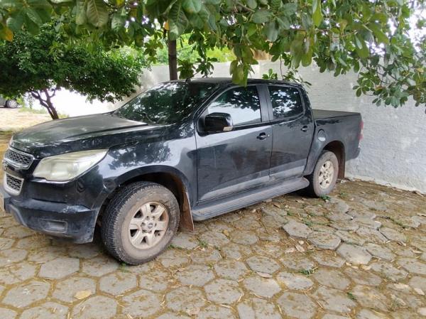 Empresária, servidor da Alepi e professora são presos em operação