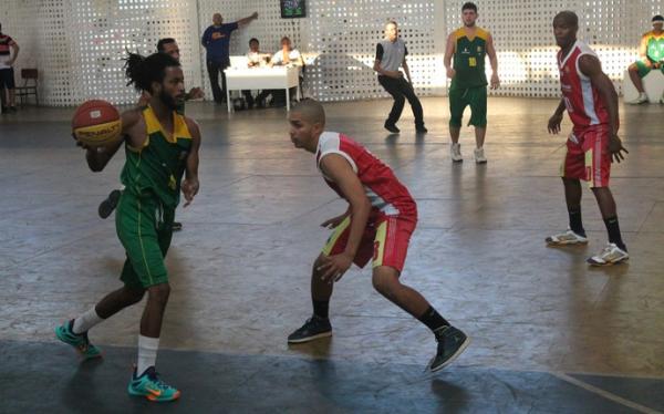 Piauiense de basquete conhece o &uacute;ltimo time classificado para o quadrangular neste s&aacute;bado.(Imagem: Ramiro Pena)