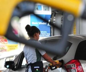 Preço do diesel tem leve alta após 5 semanas de queda, diz ANP