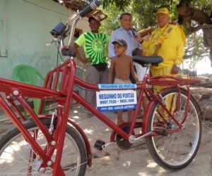 Vereador faz doação de bicicleta para trabalhador