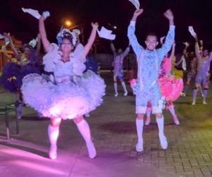 Caravana "Arraiá da Princesa" se apresentou na noite desta sexta (30) em bairros de Floriano