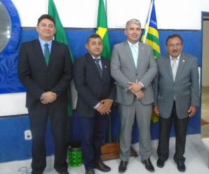 Mauricio Bezerra é reeleito na Câmara de Floriano e fica no comando da Casa até 2020