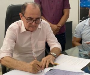 Prefeito de Floriano anuncia investimento de mais de R$ 2 milhões em reformas de Escolas Municipais