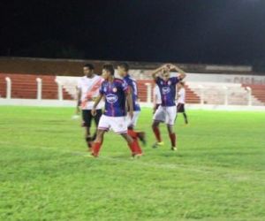 River e 4 de Julho começaram as semifinais com vitórias