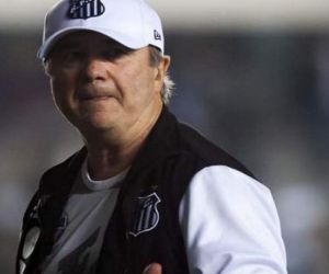 Santos demite Levir Culpi; Elano assume o comando até o fim do ano