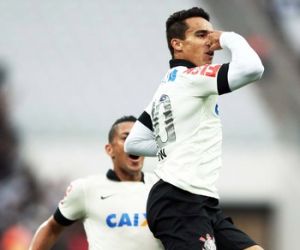 Central do Mercado: Flamengo quer Jadson, e São Paulo anuncia Daniel