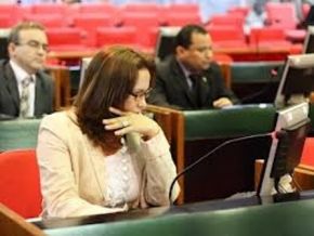 Assembleia aprova projetos de lei beneficiando idosos