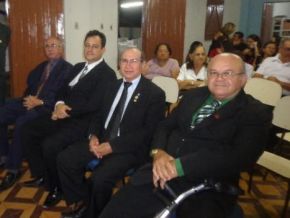 Sessão Solene empossou cinco novas personalidades da ALBEARTES
