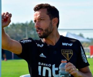 Diego Souza e Nenê devem ser banco na estreia do novo São Paulo