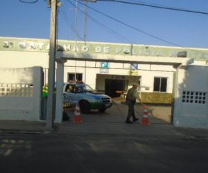 Veículo furtado é encontrado abandonado no bairro Princesa do Sul