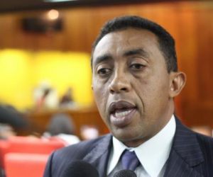 Deputado quer garantias do PTB para continuar no partido