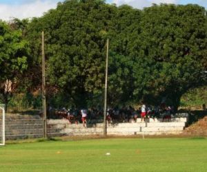 Treino no CT tem conversa em tom de cobrança