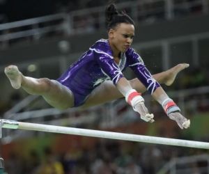Garantida no Mundial, Rebeca volta a competir após lesão no pé: "Estou uns 95%"
