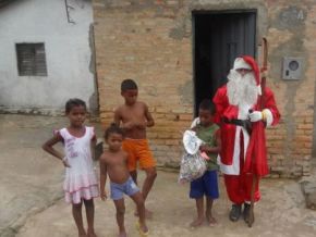 Papai Noel dos Correios inicia entrega dos presentes em Floriano
