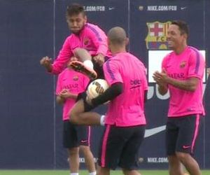 "Elétrico", Neymar volta a treinar e deve jogar contra o Málaga na quarta