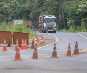 Após nova alta do diesel, caminhoneiros voltam a falar em greve