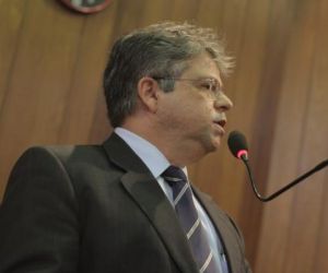 Deputados parabenizam prefeito de Corrente por 83% de aprovação