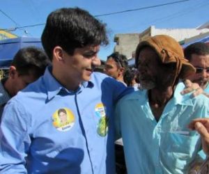 Enéas Maia visita Mercado Público em Floriano
