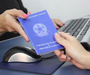 Sine seleciona 230 profissionais com todos os níveis de escolaridade