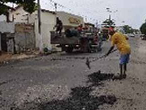 Prefeitura inicia operação tapa buraco na avenida Santos Dumont