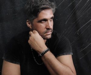 Léo Chaves redireciona carreira para o romantismo antes de gravar ao vivo o primeiro álbum solo