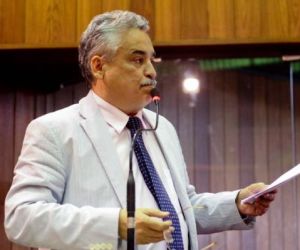 "Governo tira recurso de combustíveis e cria cargos", afirma Robert