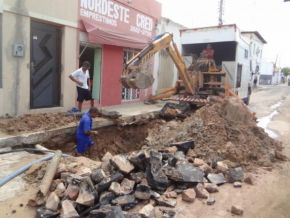 Obras não concluídas pela Agespisa causam transtornos à população florianense