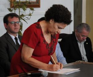 Regina Sousa: prefeitos devem cobrar solução sobre Mais Médicos