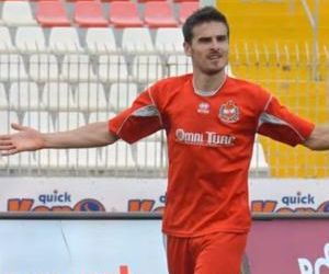 Goleador, sérvio do Tubarão se sente em casa para estadual: "Apaixonado"