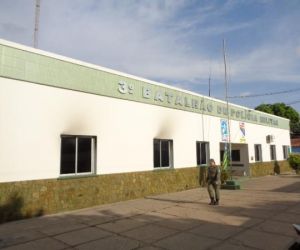 Plantão da PM registra prisões por furto e assalto a mão armada em Floriano