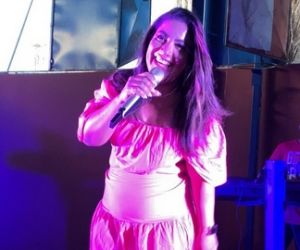 Festa das Mães na Escola Pequeno Príncipe é um sucesso com apresentação da cantora Dany Mellody