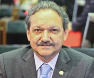 Wilson Brandão propõe título de cidadania piauiense a empresário