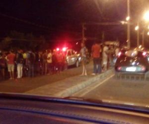 Homem é alvejado com dois tiros em briga de trânsito na capital
