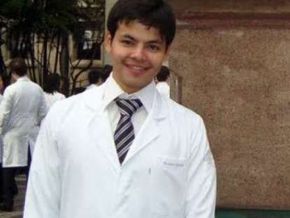 Estudante de Floriano recebe prêmio como melhor aluno de medicina da USP-SP