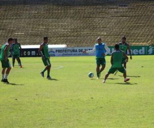 Time do Salgueiro faz reconhecimento do Albertão e se preocupa com o calor