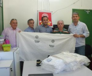 Hospital Tibério Nunes recebeu doação de lençóis do Rotary Clube Médio Parnaíba