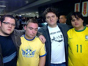 Seleção usa rota alternativa para sair de aeroporto e frustra a torcida