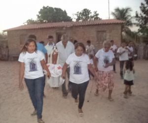 Procissão marca encerramento do festejo de Santa Teresinha na zona rural de Floriano