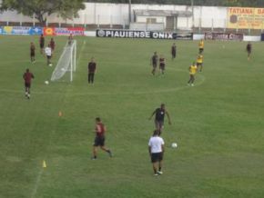 Cori-Sabbá intensifica treinos para quebrar tabu diante do Parnahyba