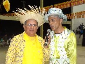 Repórter Amarelinho realizou abertura do Festival de Quadrilhas de Floriano