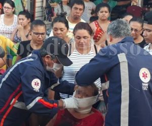 Briga entre homem e travesti deixa uma pessoa ferida no litoral