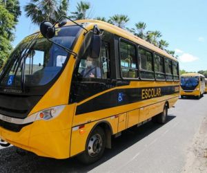 Ministro da Educação chega ao Piauí para entrega de ônibus nesta segunda