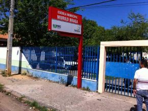 Bandido foge da Polícia, invade escola e aterroriza alunos em Teresina